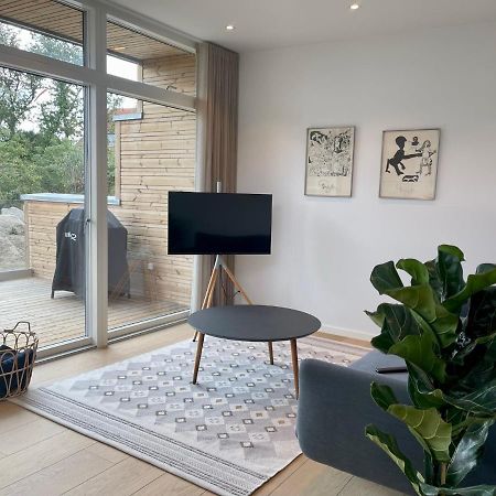 Nybygget Hus I Svaneke Taet Pa Klipper, Skov Og Hav 外观 照片