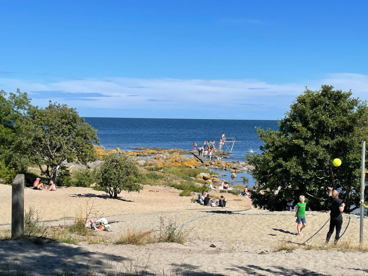 Nybygget Hus I Svaneke Taet Pa Klipper, Skov Og Hav 外观 照片